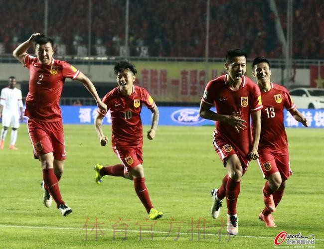 世预赛-黄博文武磊立功 国足2-0卡塔尔进12强赛 世预赛-黄博文武磊立功 国足2-0卡塔尔进12强赛